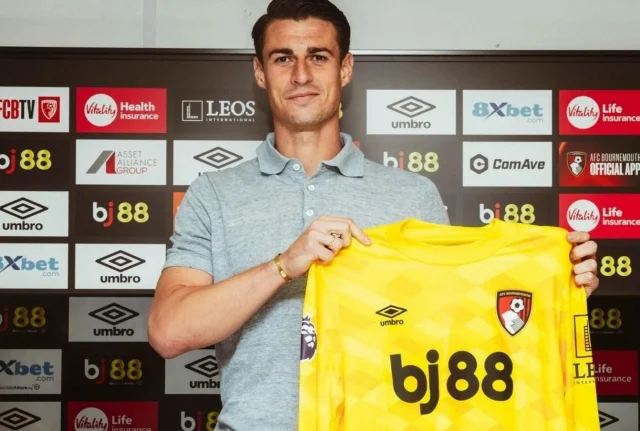 Kepa Ra Đi, Sancho Quyết Ở Lại